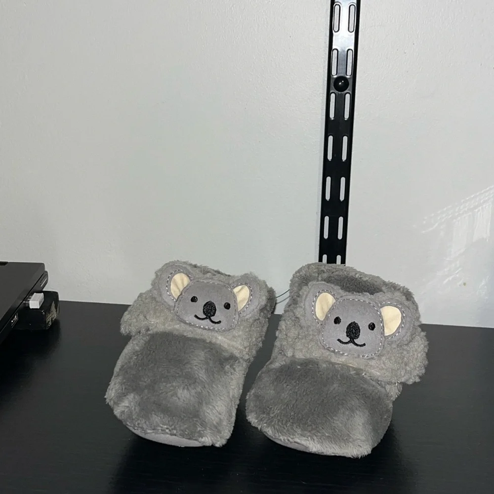 UGG Bixbee‎ Koala Stuffie Booties Size 4/5 – Plush Gray Slippers EUC